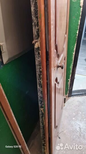 Продам входную дверь бу