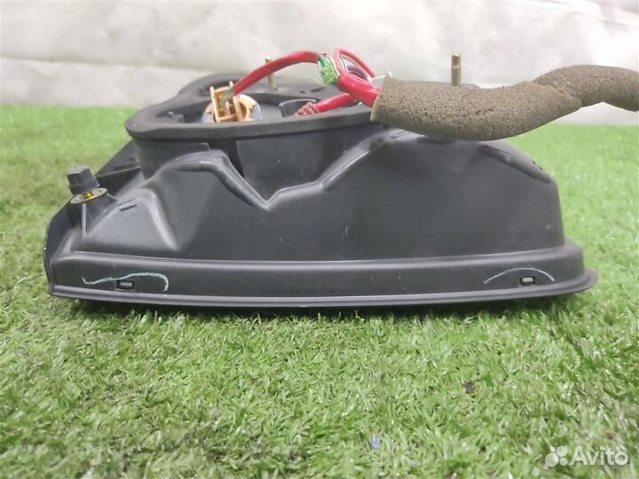 Фонарь задний внутренний правый Lexus RX300 (MCU1