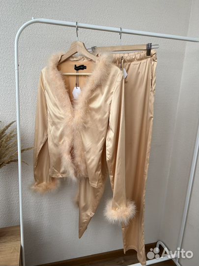 Костюм пижама с перьями