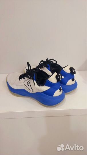 Баскетбольные кроссовки