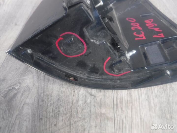 Фонарь левый №99 Toyota Land Cruiser 200 2017