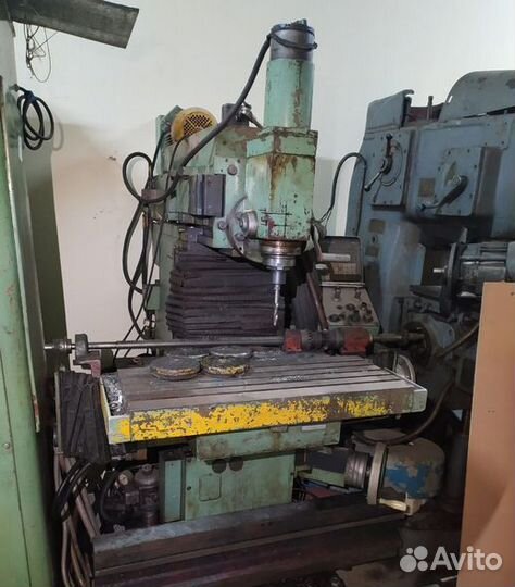 Станок фрезерный с чпу 67К25пф2