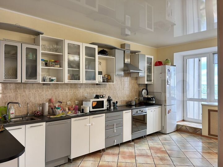 3-к. квартира, 118 м², 6/12 эт.