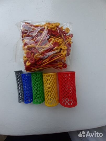 Бигуди по 29 шт каждого цвета с зажимами