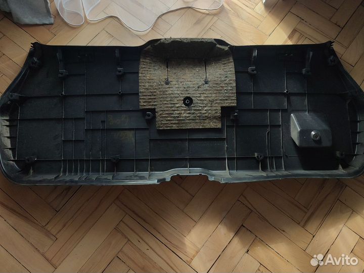 Обшивка двери багажника Nissan Qashqai