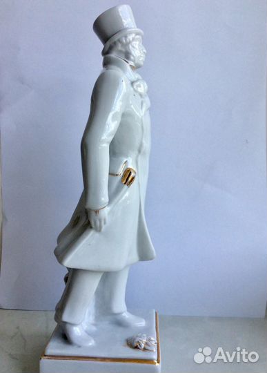 Пушкин на прогулке. лфз