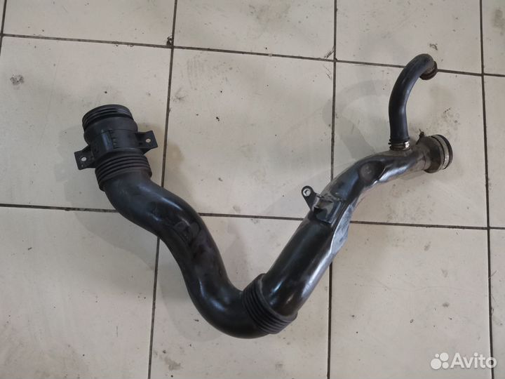 Патрубок интеркулера Discovery 3 PHD500082