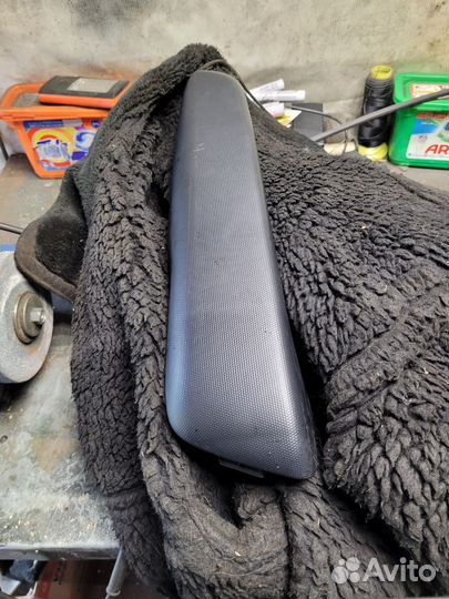 Продам внутреннюю обшивку двери honda fit 2005