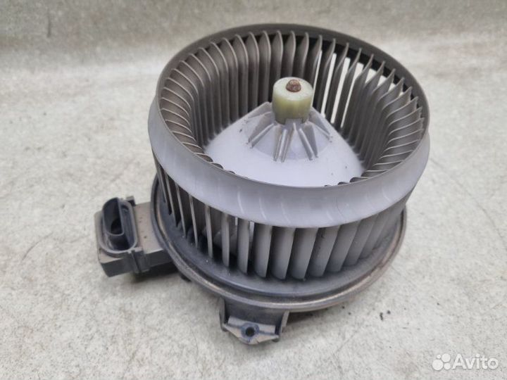 Моторчик печки Toyota Corolla