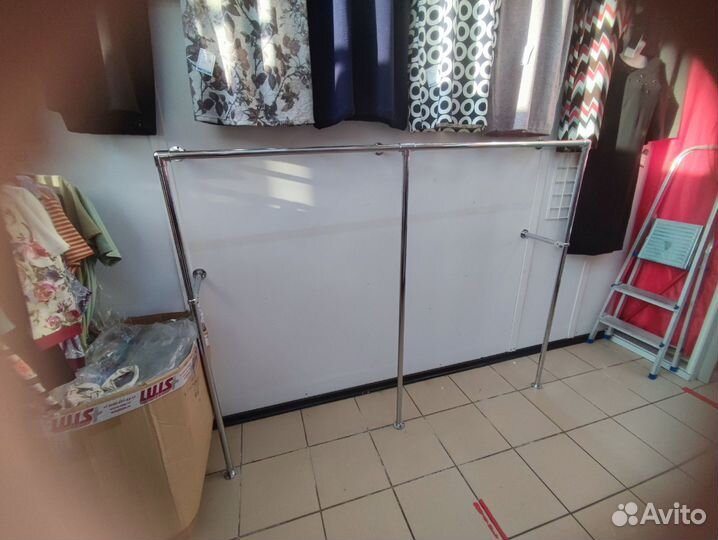 Стойка для одежды