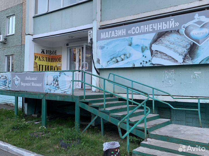 Продавец в продуктовый