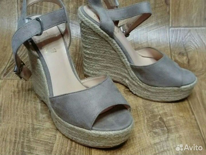 Босоножки женские на платформе 39 размер