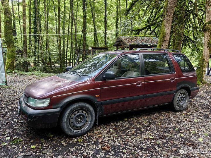 Mitsubishi Space Wagon, 1992