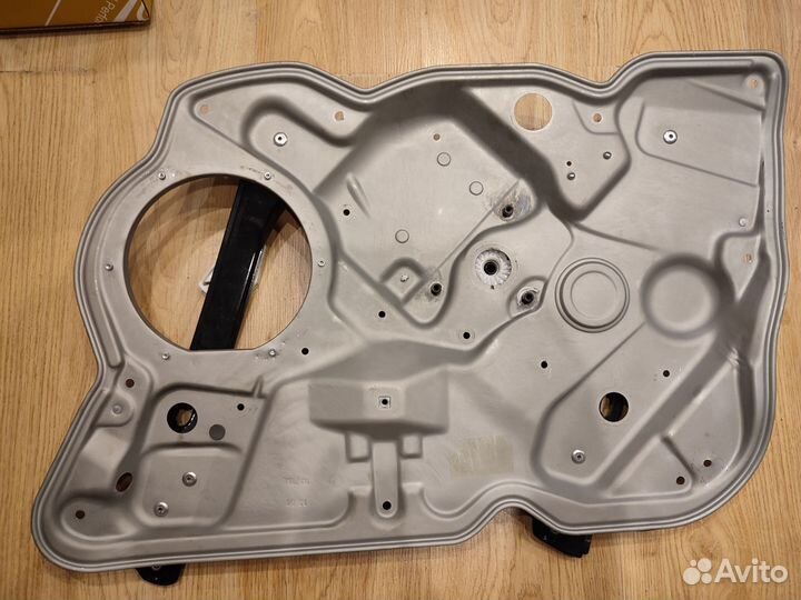 Стеклоподъемник передний Skoda Octavia A5