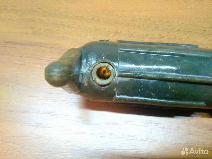 Держатель электродов для подводной сварки