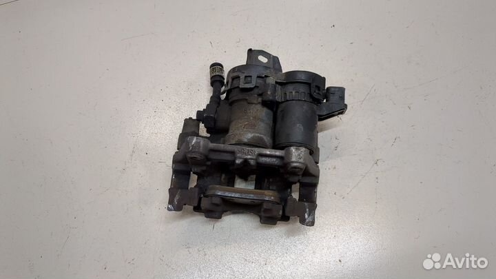 Суппорт правый задний Volvo S90