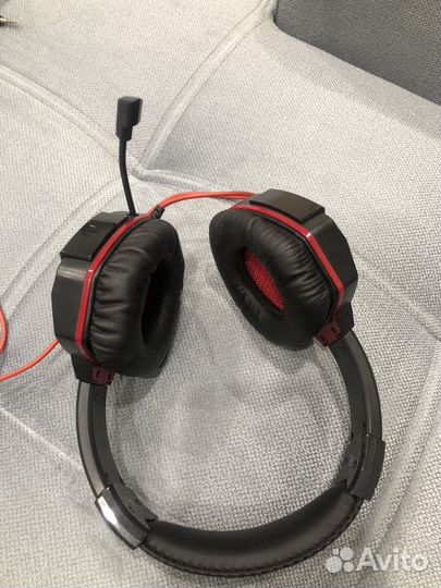 Проводные наушники с микрофоном