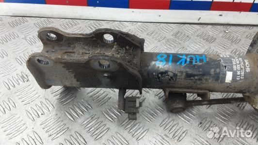 Стойка передняя левая mercedes benz vito W639 (HUK