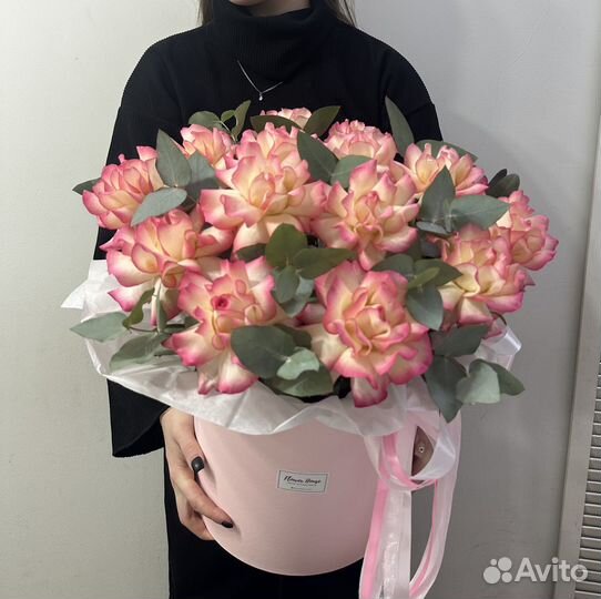 Вывернутые, французские розы, шляпная коробка