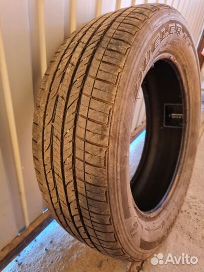 Bridgestone Dueler H/T 843 215/60 R17