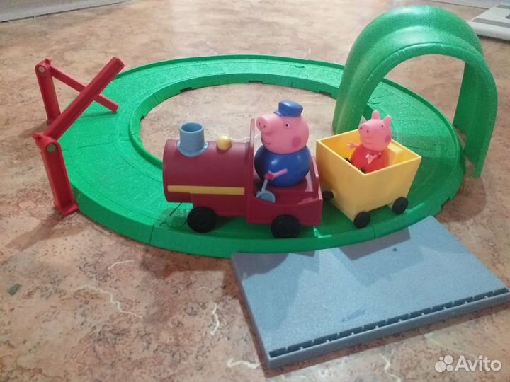 Игрушка Паровозик свинки Пеппы