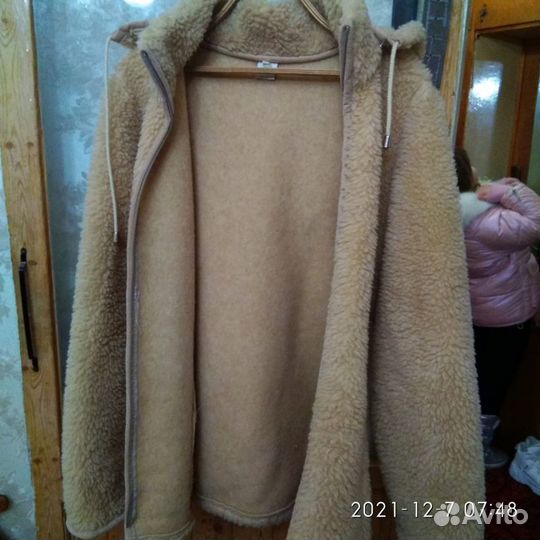 Продам демисизонную-куртку,из овечьей шерсти