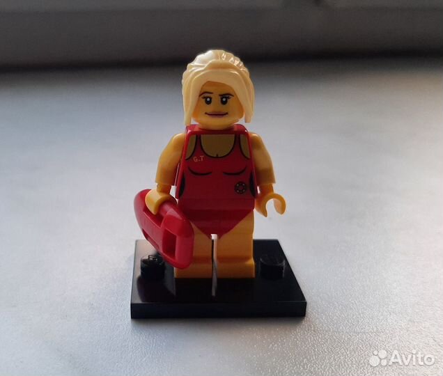 Lego Minifigures 2 серия Спасательница