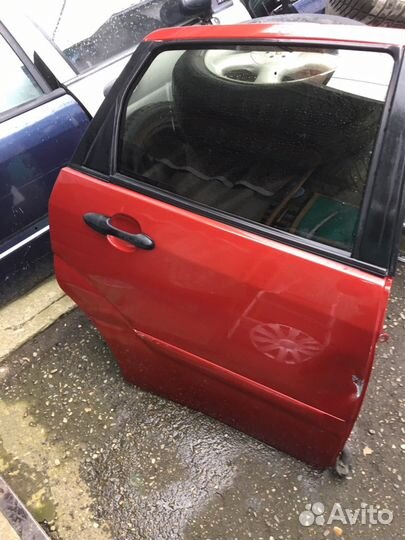 Форд Фокус-1 (Американец) Задняя правая дверь