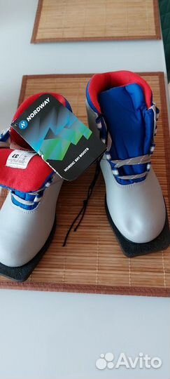Лыжные ботинки классические новые 37 размер