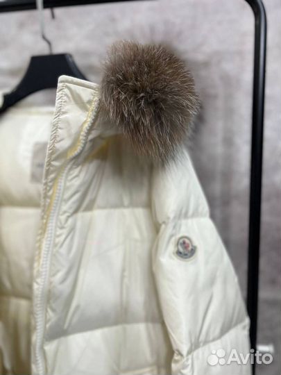 Пуховик женский Moncler