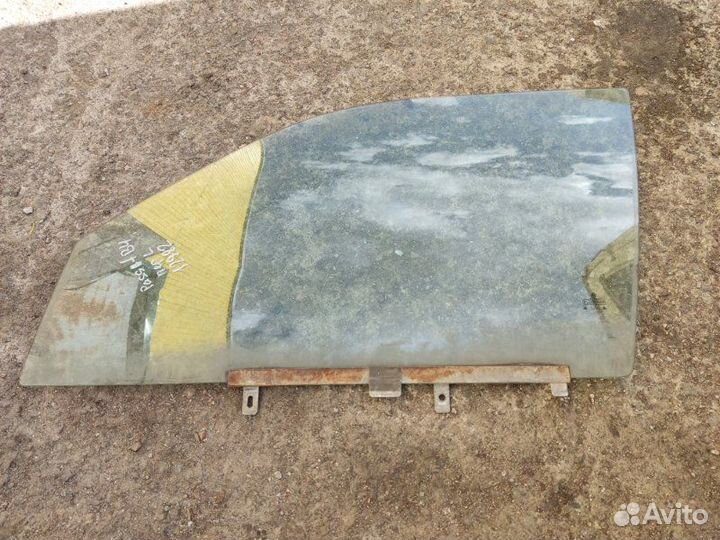 Стекло переднее левое Volkswagen Passat B4