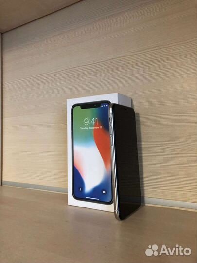 Телефон iPhone X