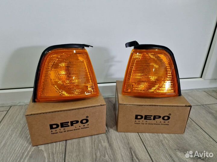 Поворотники передние оранжевые Audi 80 Б4/Б3 (L/R)