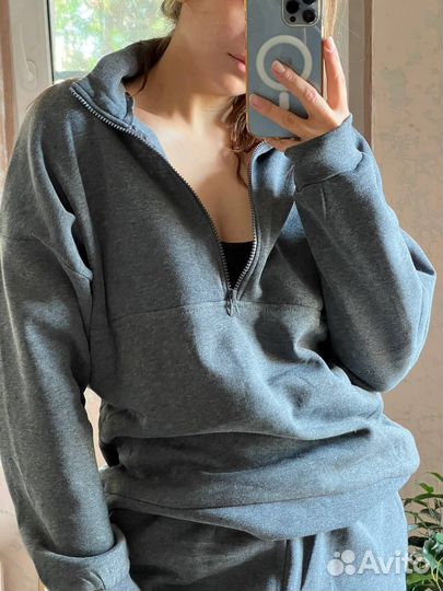 Спортивный костюм женский