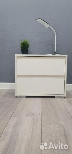 Тумба белая прикроватная с ящиками