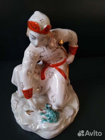 Статуэтка иван царевич и лягушка