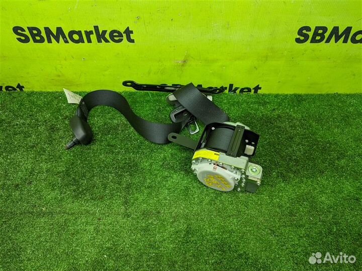 Ремень безопасности задний правый Lexus Lx570