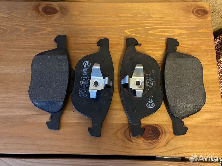 Колодки передние тормозные Ford Focus/kuga (brembo