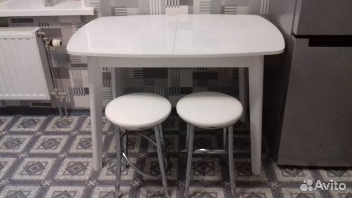 Стол, стулья