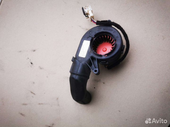 Mercedes w204 вентилятор приборной панели