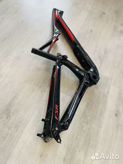 Карбон рама Specialized Stumpjumper 29