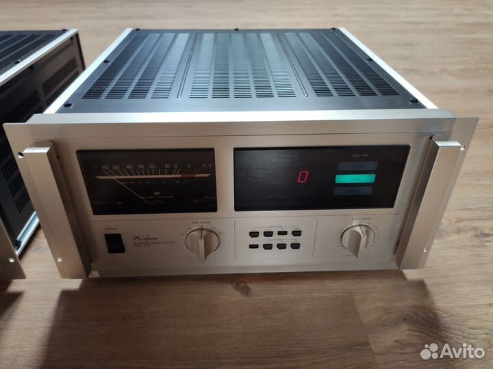 Усилители мощности Accuphase M 100