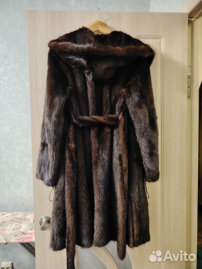 Шуба норковая 46 с капюшоном