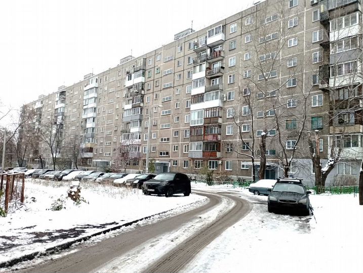 2-к. квартира, 45 м², 1/9 эт.