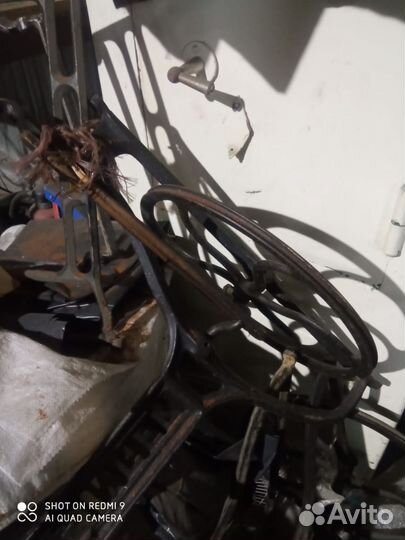 Запчасти от станины швейной машины Зингер