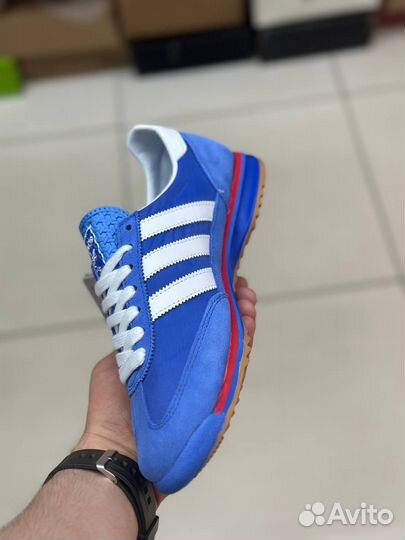 Кроссовки. Adidas SL