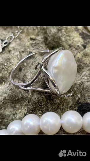 Комплект из белого Жемчуга барокко