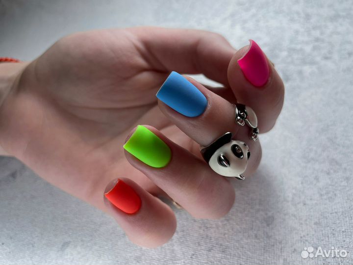 Маникюр и педикюр