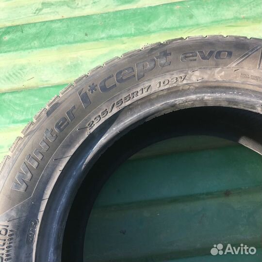 Hankook Winter I'Cept Evo 235/55 R17