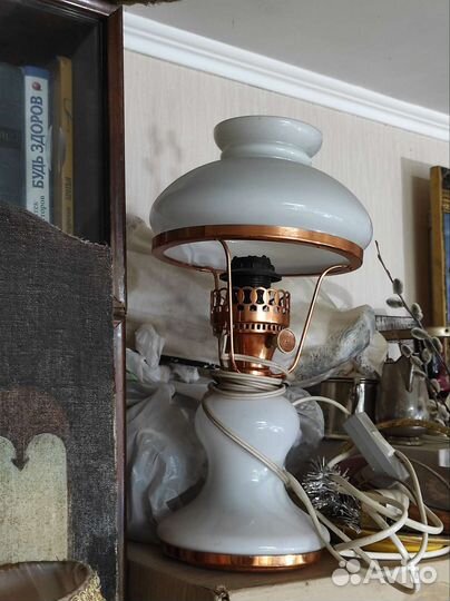 Лампа настольная